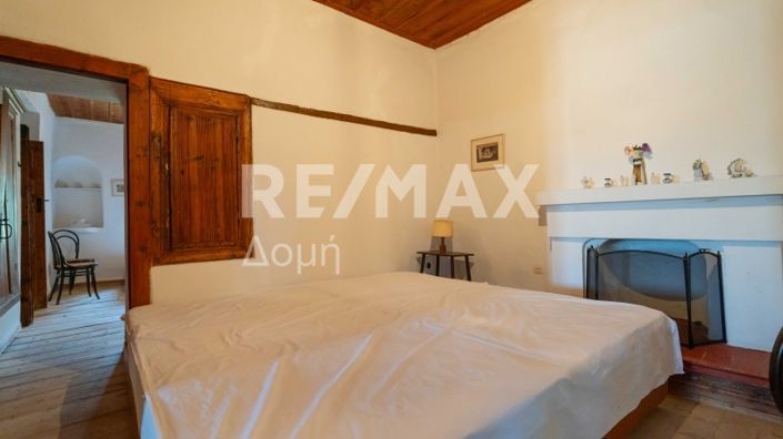 Image No.11-5 Bed Property for sale