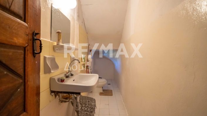 Image No.22-5 Bed Property for sale