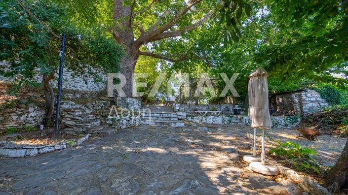 Image No.25-5 Bed Property for sale