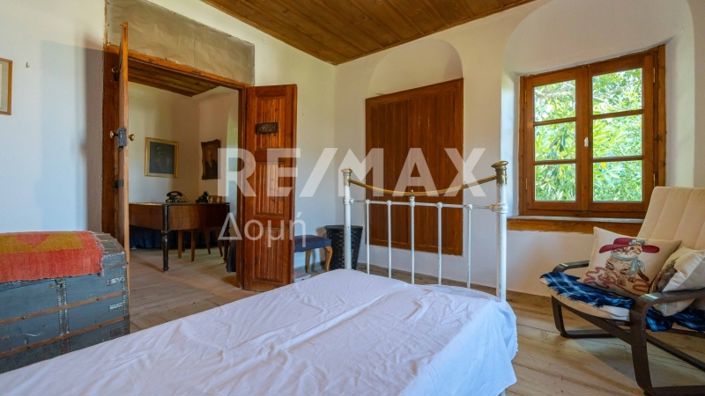 Image No.32-5 Bed Property for sale