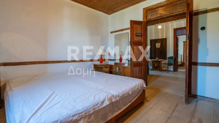 Image No.35-5 Bed Property for sale