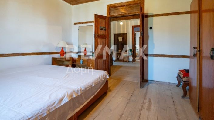 Image No.36-5 Bed Property for sale