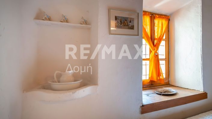 Image No.38-5 Bed Property for sale