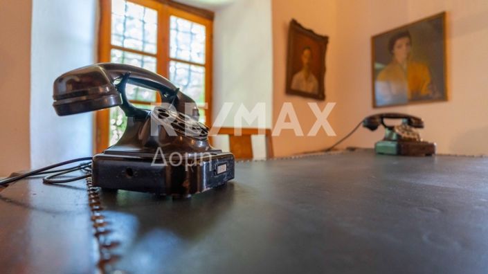 Image No.40-5 Bed Property for sale