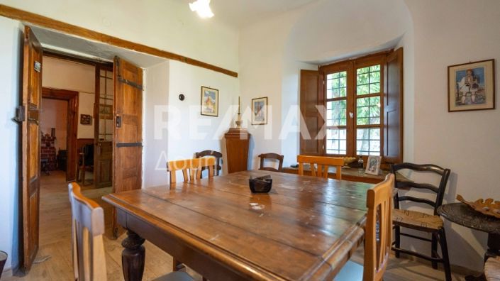 Image No.53-5 Bed Property for sale