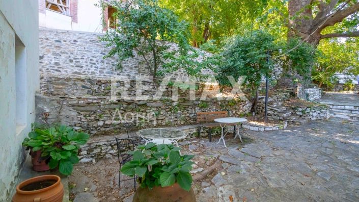 Image No.54-5 Bed Property for sale