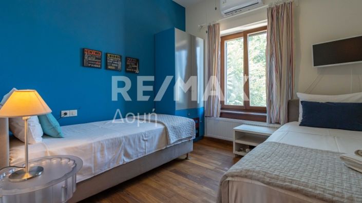 Image No.15-3 Bed Property for sale