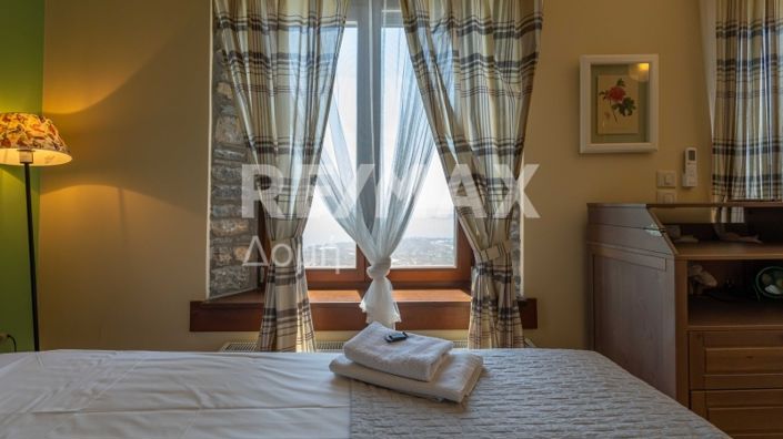 Image No.24-3 Bed Property for sale