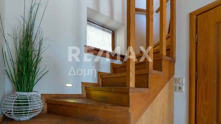 Image No.38-3 Bed Property for sale