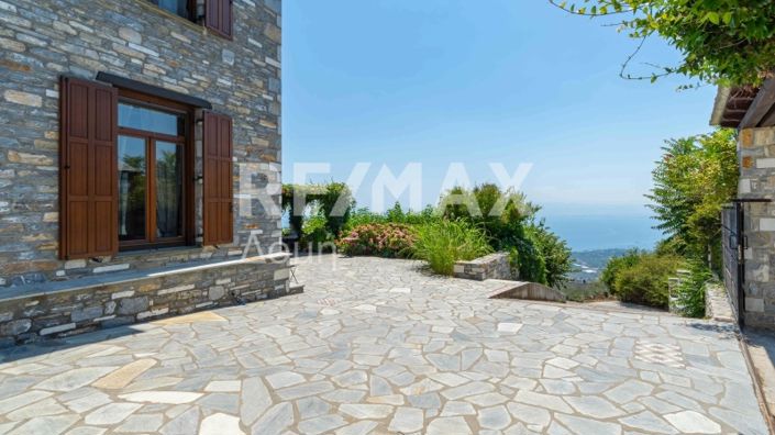 Image No.57-3 Bed Property for sale