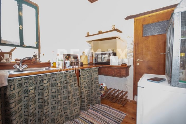 Image No.10-2 Bed Property for sale