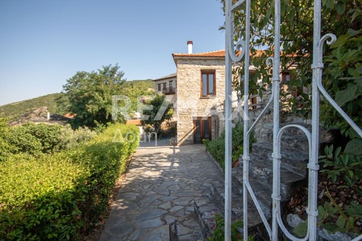 Image No.27-2 Bed Property for sale