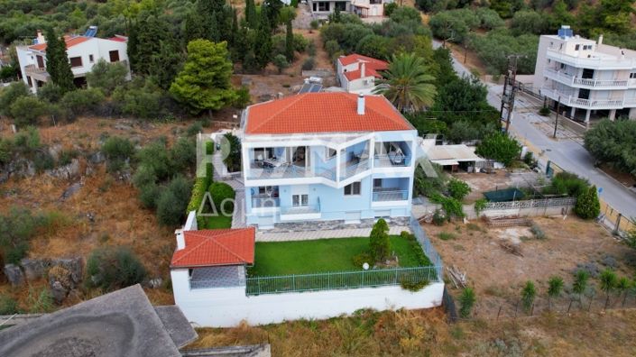 Image No.4-4 Bed Property for sale