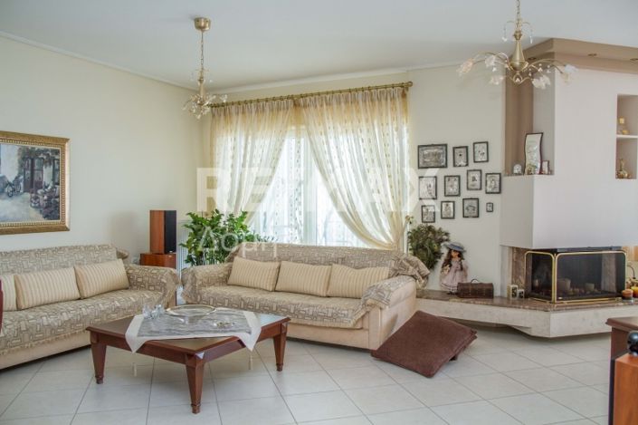 Image No.49-4 Bed Property for sale