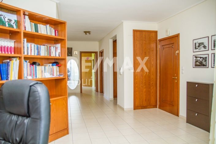 Image No.60-4 Bed Property for sale