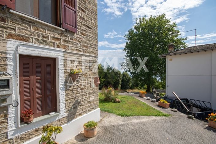 Image No.27-3 Bed Property for sale