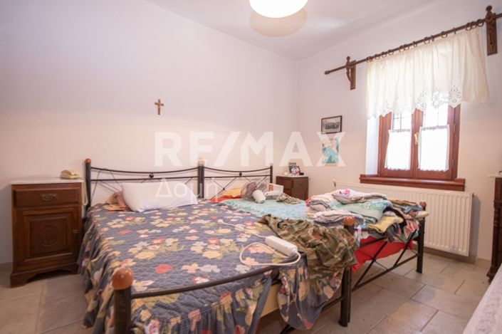 Image No.15-5 Bed House for sale