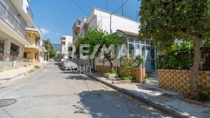 Image No.27-4 Bed Property for sale