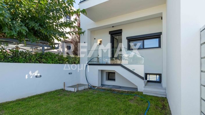 Image No.16-2 Bed Maisonette for sale