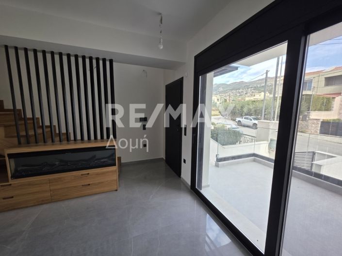 Image No.8-2 Bed Maisonette for sale