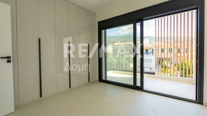 Image No.15-2 Bed Maisonette for sale