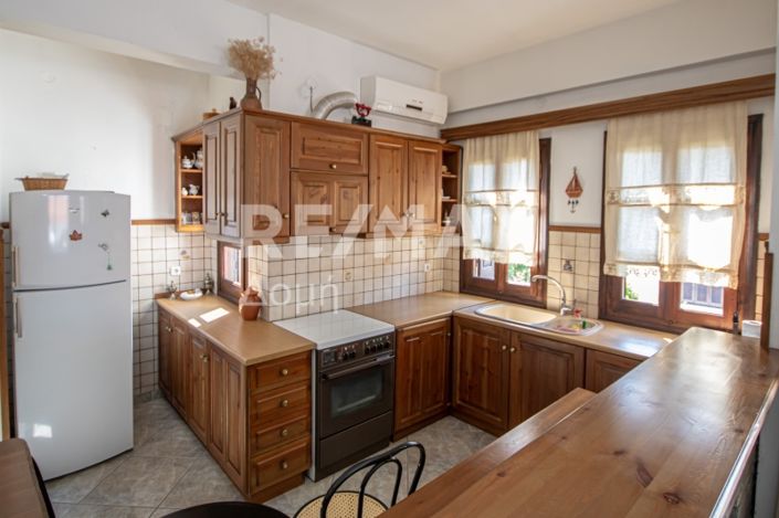 Image No.13-4 Bed Property for sale