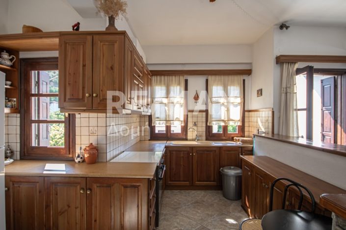 Image No.29-4 Bed Property for sale