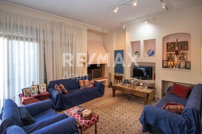 Image No.1-4 Bed Maisonette for sale