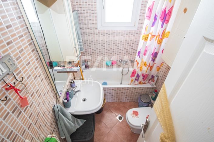 Image No.23-9 Bed Property for sale