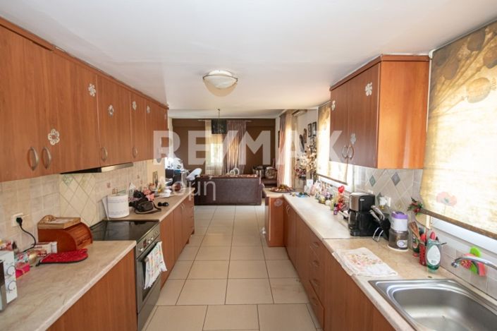 Image No.25-9 Bed Property for sale