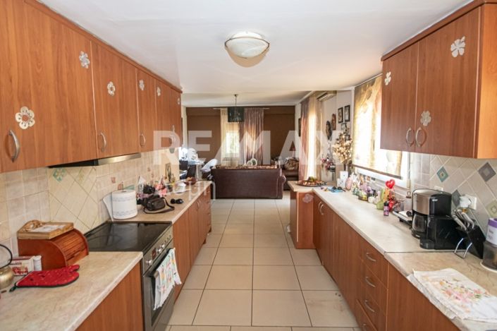 Image No.27-9 Bed Property for sale