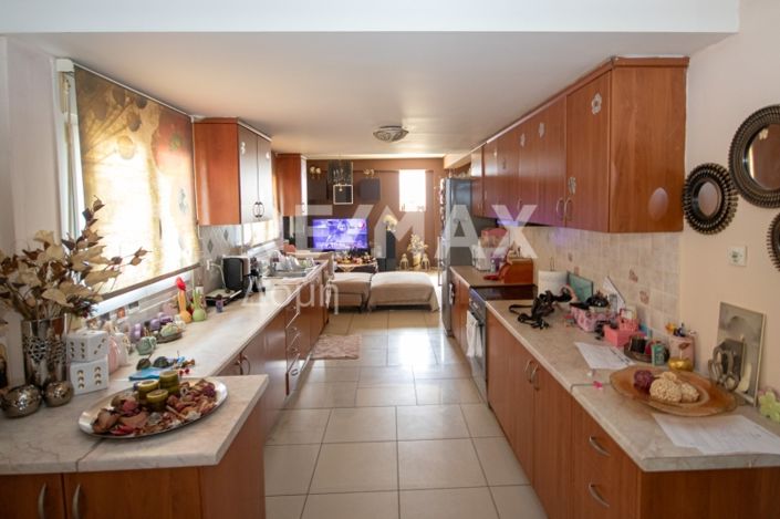 Image No.29-9 Bed Property for sale