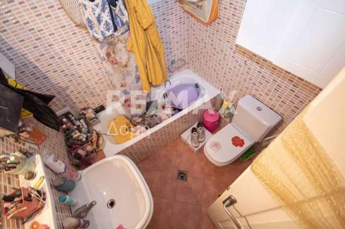 Image No.35-9 Bed Property for sale