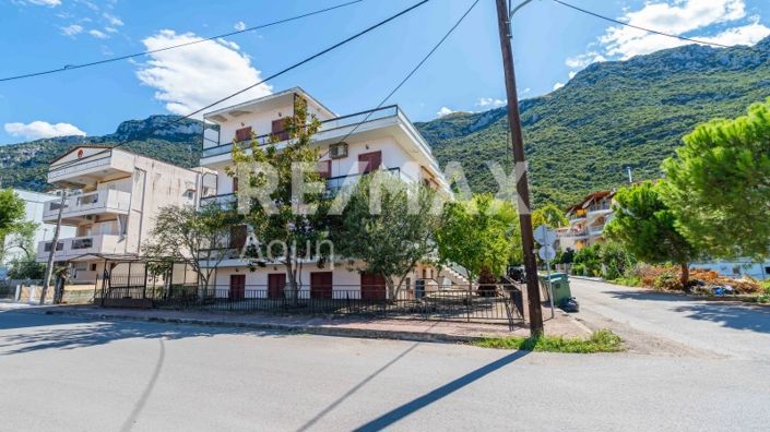 Image No.35-11 Bed Property for sale