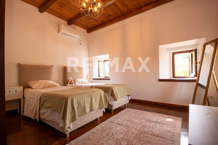 Image No.10-3 Bed House for sale