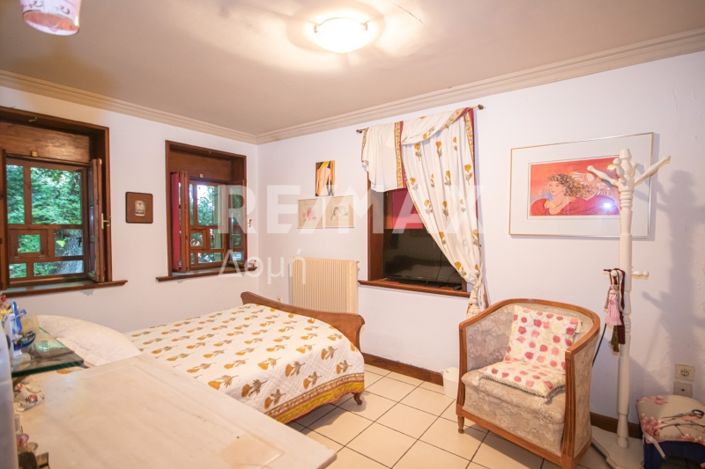 Image No.15-4 Bed Maisonette for sale