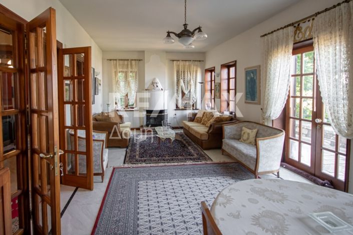 Image No.11-4 Bed Maisonette for sale