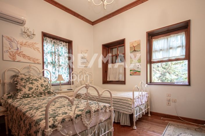 Image No.18-4 Bed Maisonette for sale