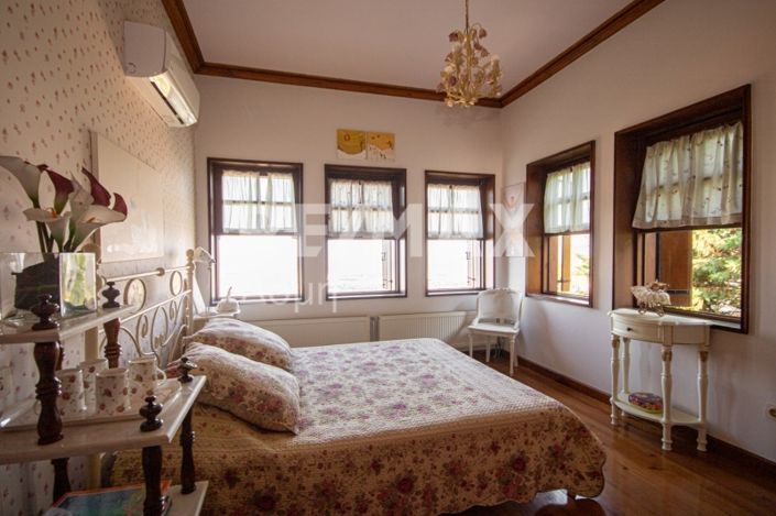 Image No.17-4 Bed Maisonette for sale