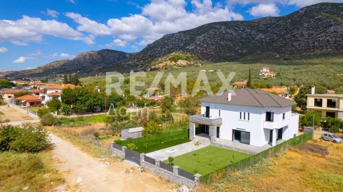 Image No.8-4 Bed Maisonette for sale