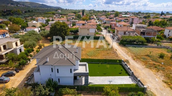 Image No.9-4 Bed Maisonette for sale