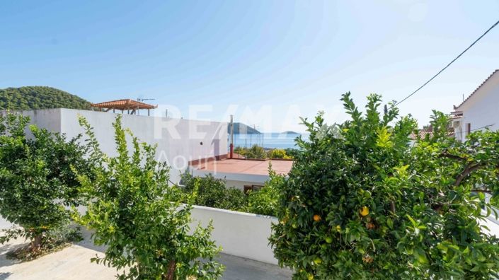 Image No.18-2 Bed Property for sale