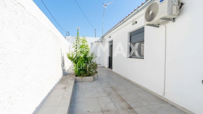 Image No.22-2 Bed Property for sale