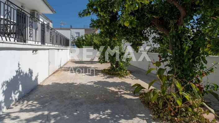 Image No.28-2 Bed Property for sale