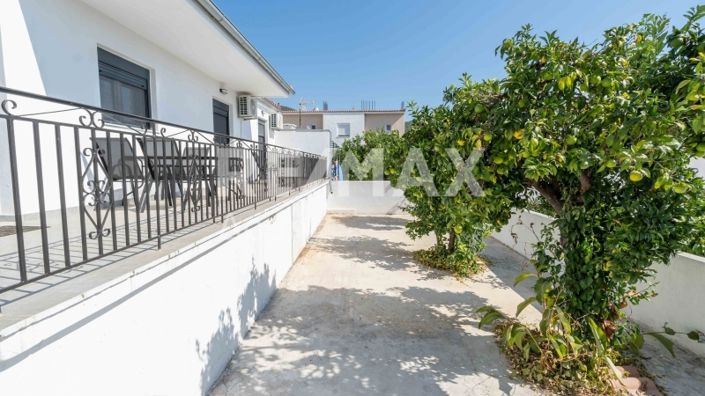 Image No.43-2 Bed Property for sale