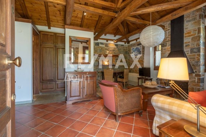 Image No.25-5 Bed Property for sale