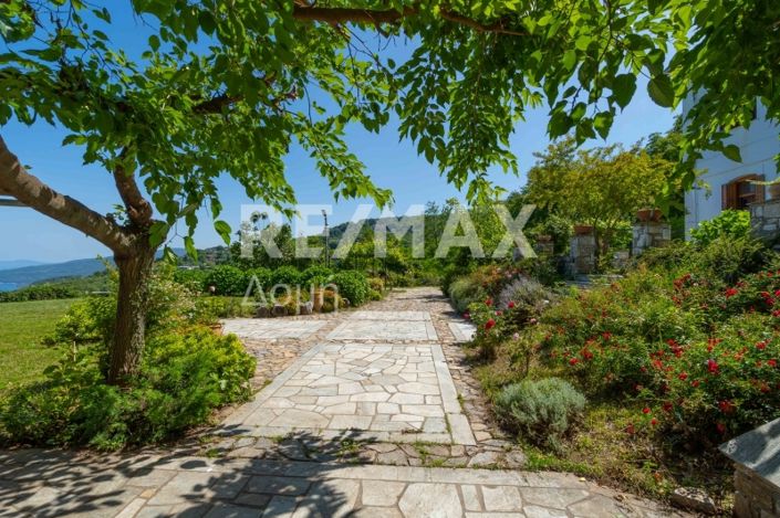 Image No.38-5 Bed Property for sale