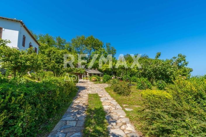 Image No.53-5 Bed Property for sale