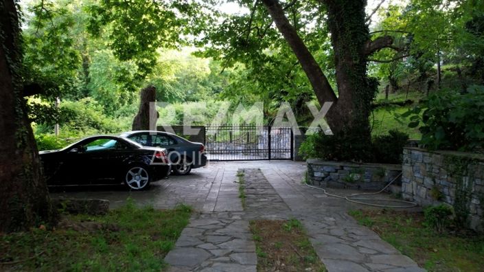 Image No.56-5 Bed Property for sale