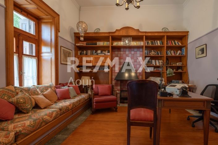 Image No.6-5 Bed Property for sale